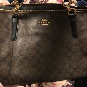 Ladies coach purse almost new use 2 twice